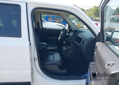 2015 Jeep Patriot Latitude z USA, uszkodzony, nr VIN 1C4NJPFA2FD400266